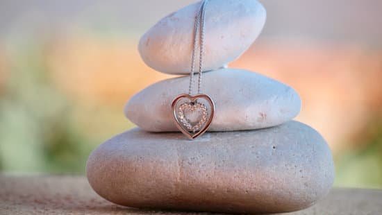 healing stone necklaces