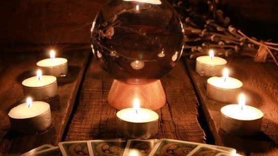 oracle cards vs tarot cards