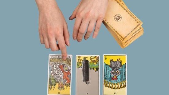 past present future tarot spread