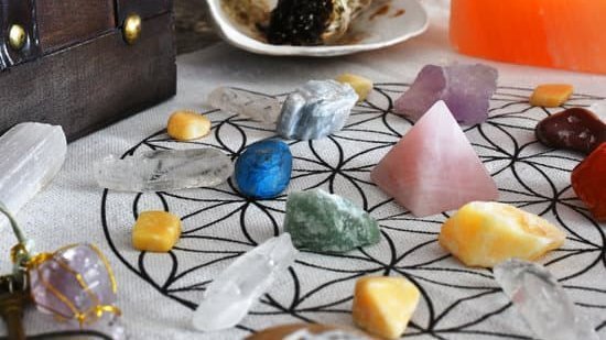 pyramid healing crystals