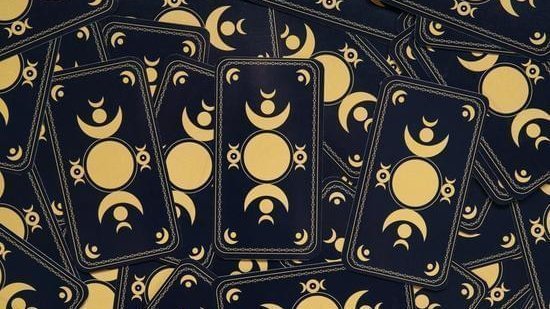 what is a reversed tarot card